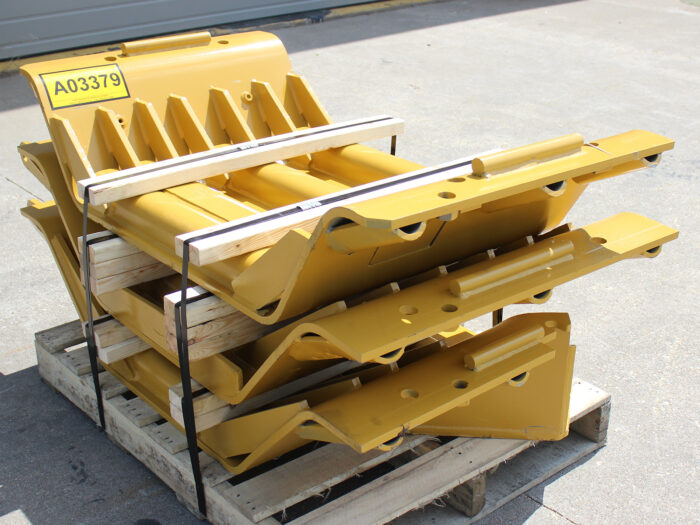 A03379 ~ Cat D11T Belly Pan Set - Image 4