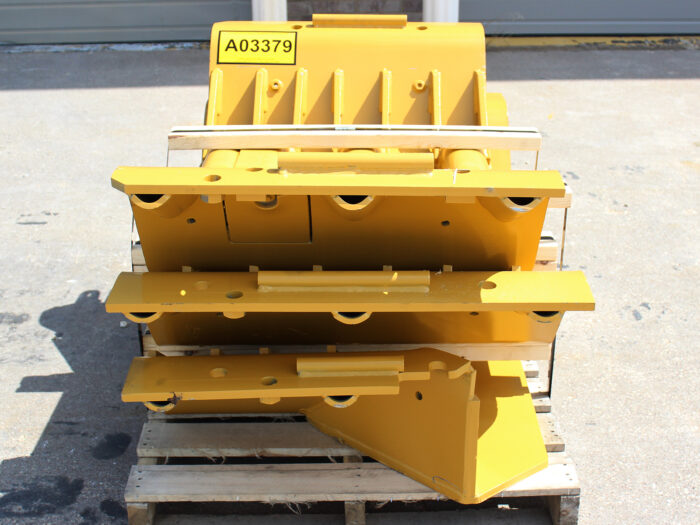 A03379 ~ Cat D11T Belly Pan Set - Image 5
