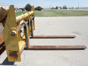 A03531, Quick Coupler Pallet Forks to Fit Deere 524L Loader.