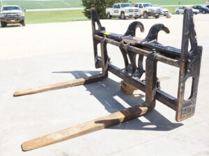 A03557, Cat Fusion Pallet/Pipe Forks, to Fit Cat 924, 930, 938 Wheel Loaders