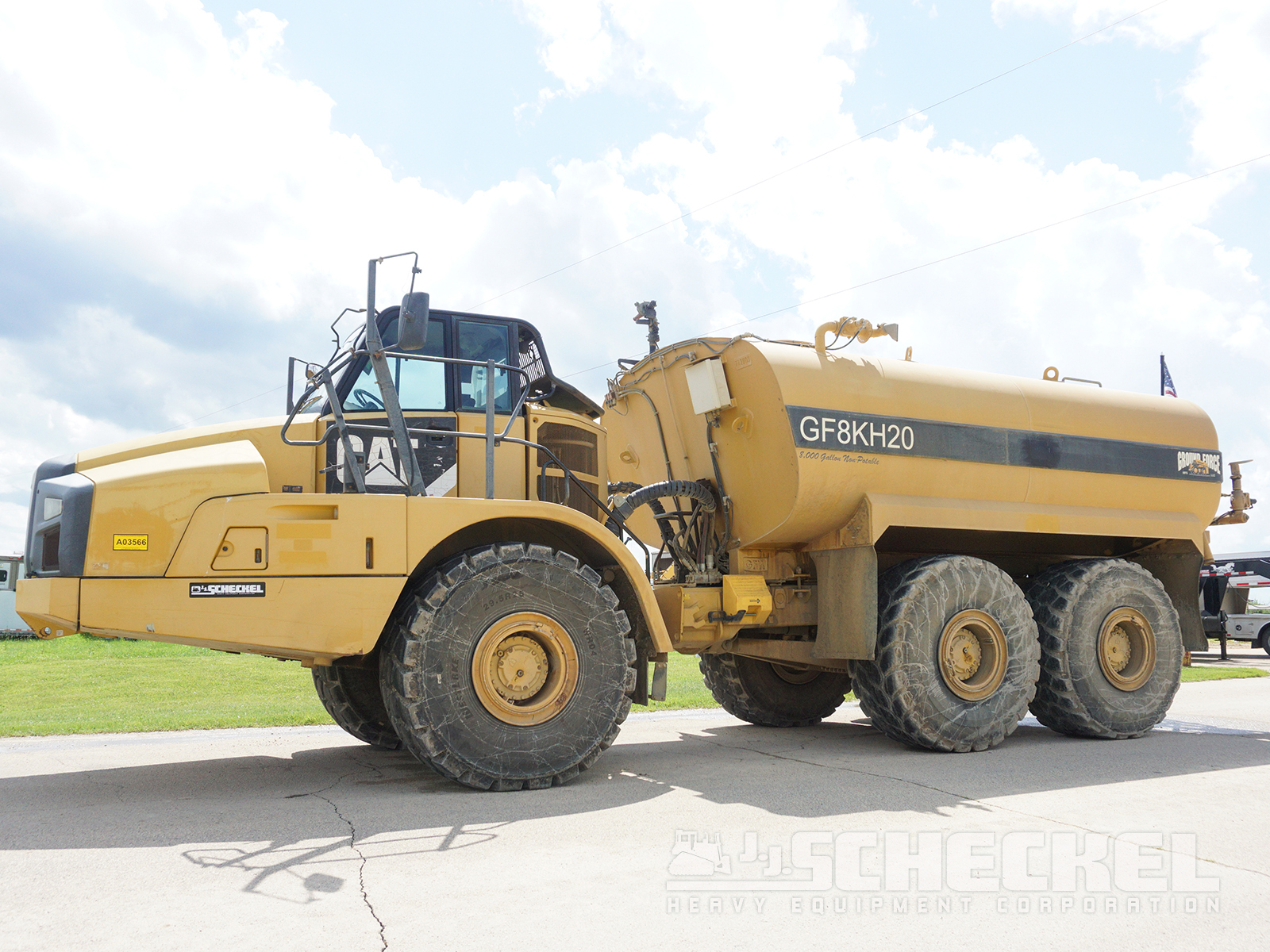 2013 CAT 740B Haul Truck